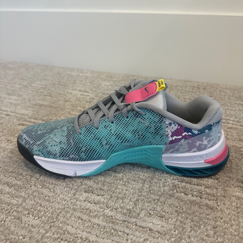 Nike Women's Metcon 8 Training Shoes - Picture 2 of 9